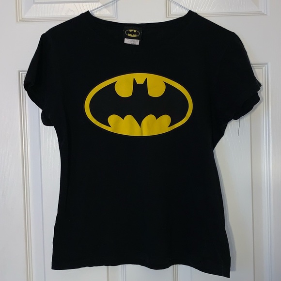 DC Comics Tops - ❌SOLD❌ Batman logo tee
